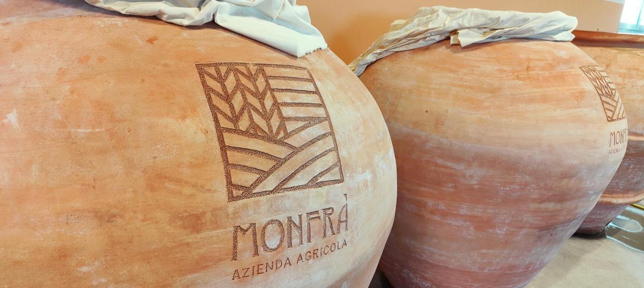 Monfra - Ospitalita Rurale, Vigneti E Cantina Vignale Zewnętrze zdjęcie